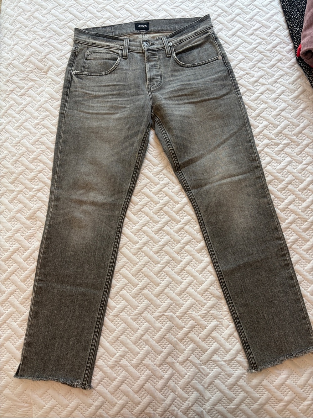 Hudson Jeans | Women’s Slim Straight Cropper Distressed Hem Gray Faded Denim